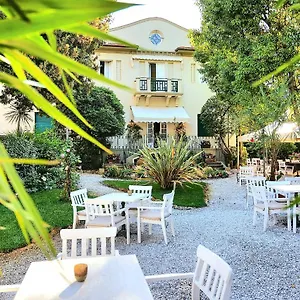 Club I Pini - Residenza D'epoca In Versilia 3*, Lido di Camaiore Italia